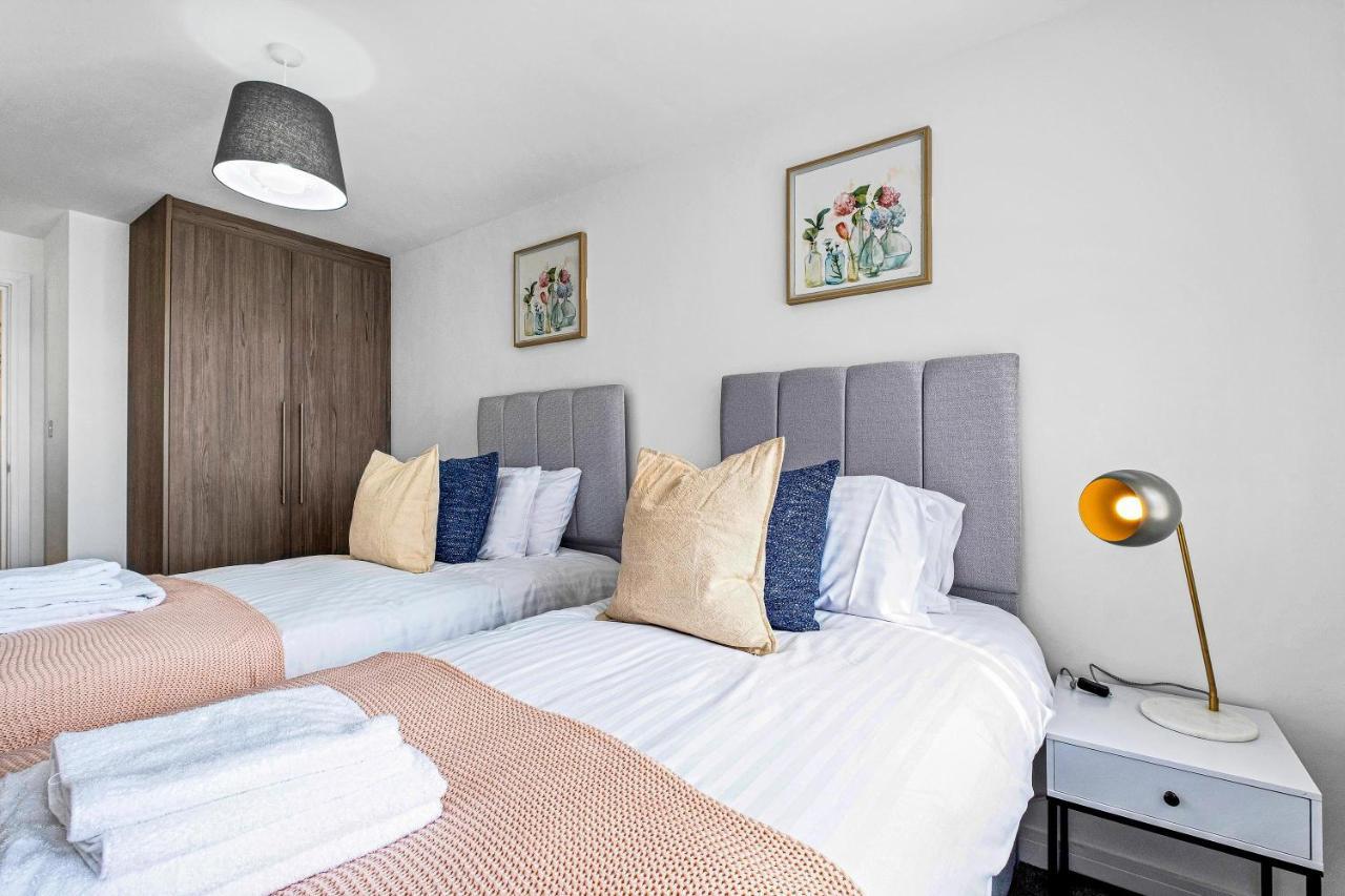 St Martins 2 Bedroom Apartments In Ruislip By 360 Stays מראה חיצוני תמונה