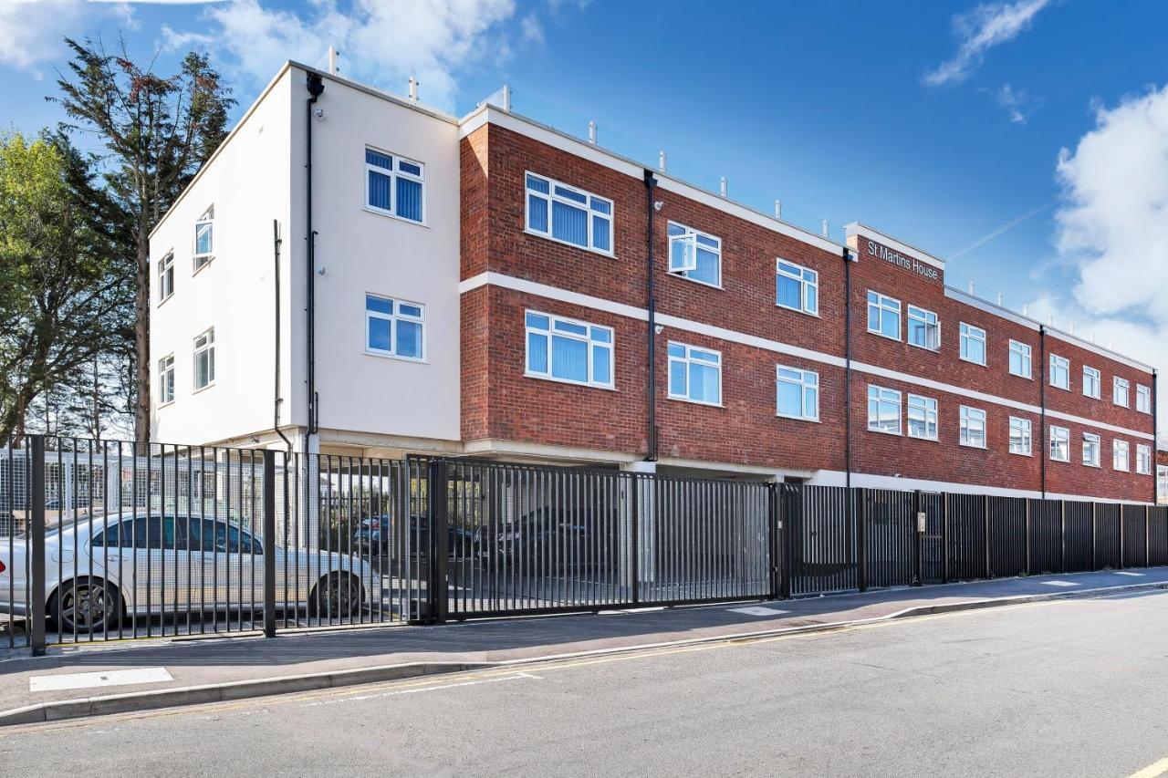 St Martins 2 Bedroom Apartments In Ruislip By 360 Stays מראה חיצוני תמונה
