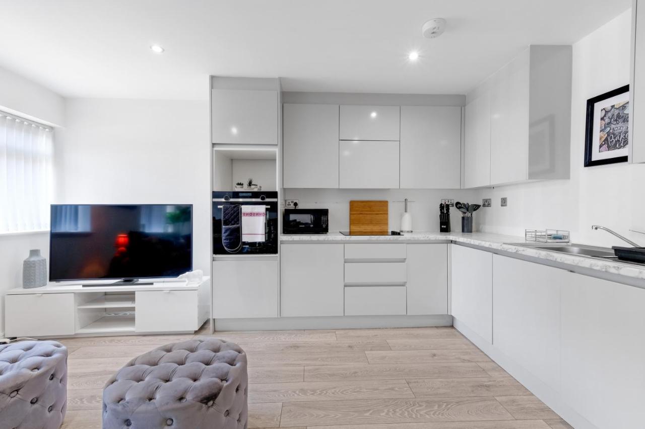 St Martins 2 Bedroom Apartments In Ruislip By 360 Stays מראה חיצוני תמונה