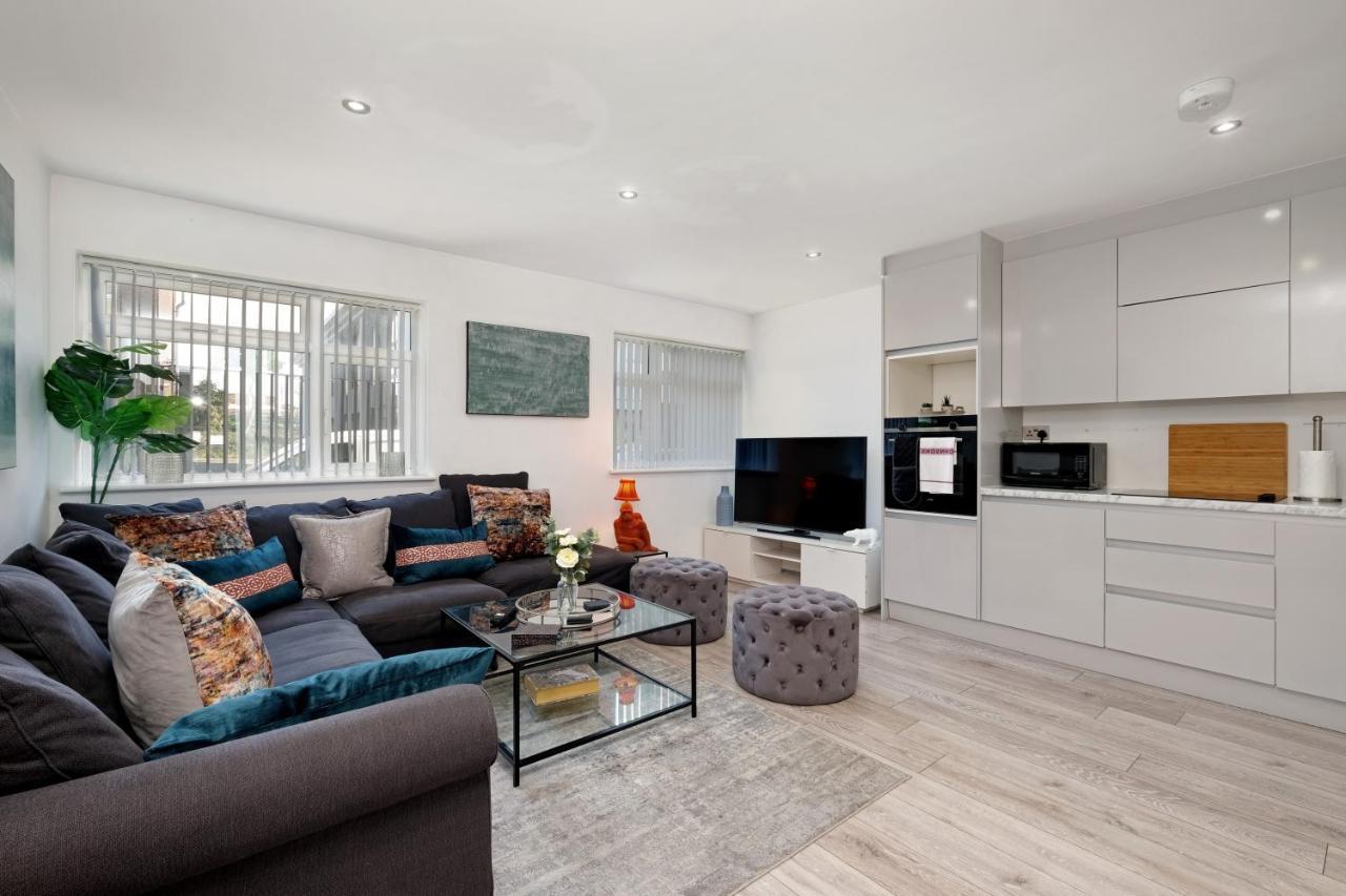 St Martins 2 Bedroom Apartments In Ruislip By 360 Stays מראה חיצוני תמונה