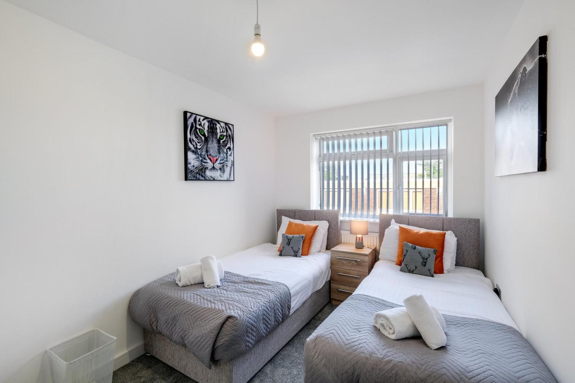 St Martins 2 Bedroom Apartments In Ruislip By 360 Stays מראה חיצוני תמונה