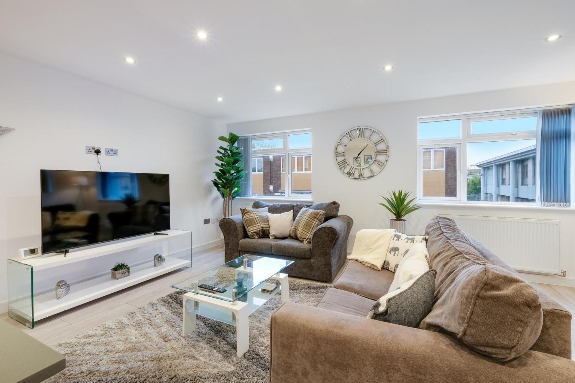 St Martins 2 Bedroom Apartments In Ruislip By 360 Stays מראה חיצוני תמונה