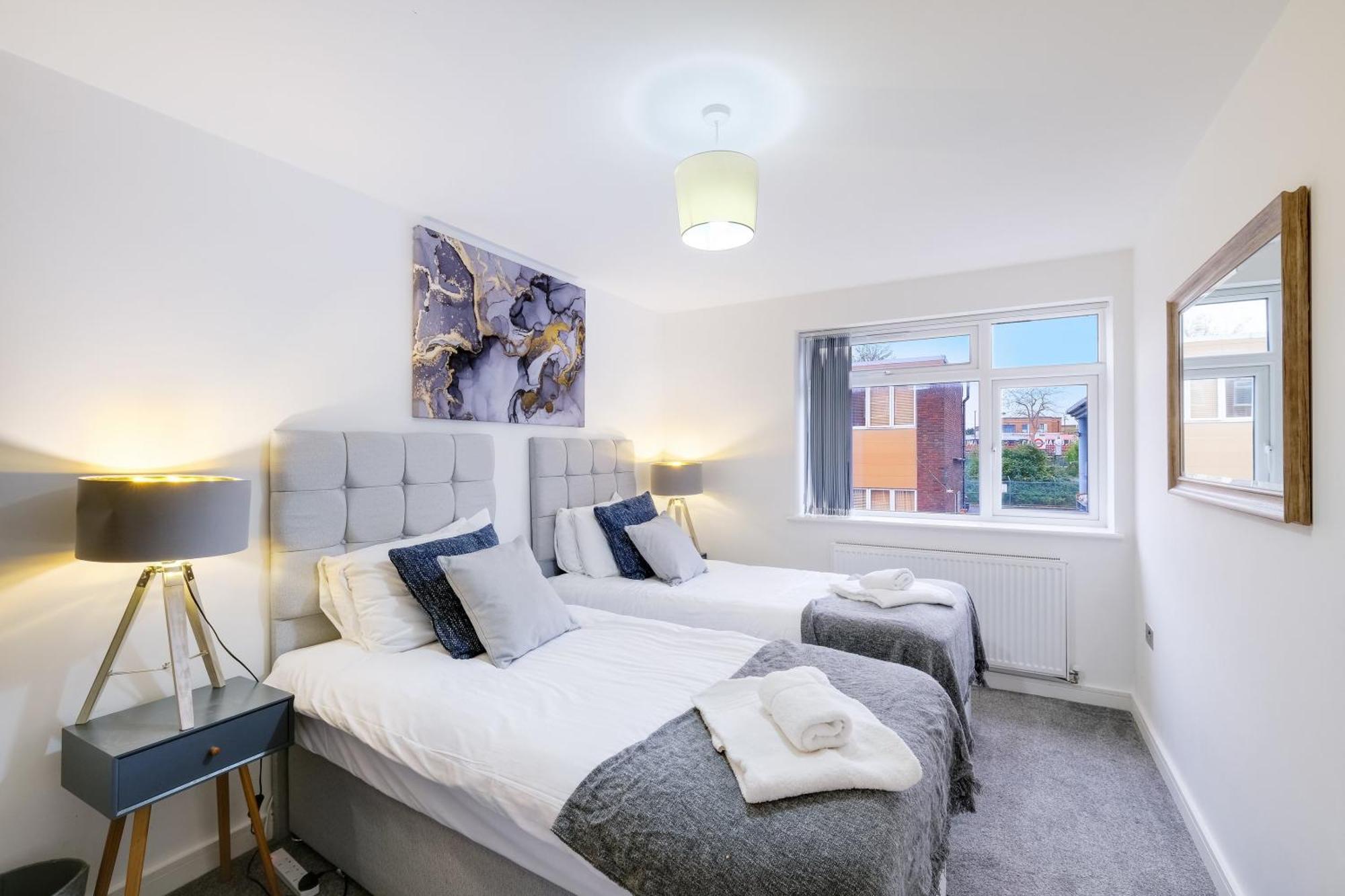 St Martins 2 Bedroom Apartments In Ruislip By 360 Stays מראה חיצוני תמונה