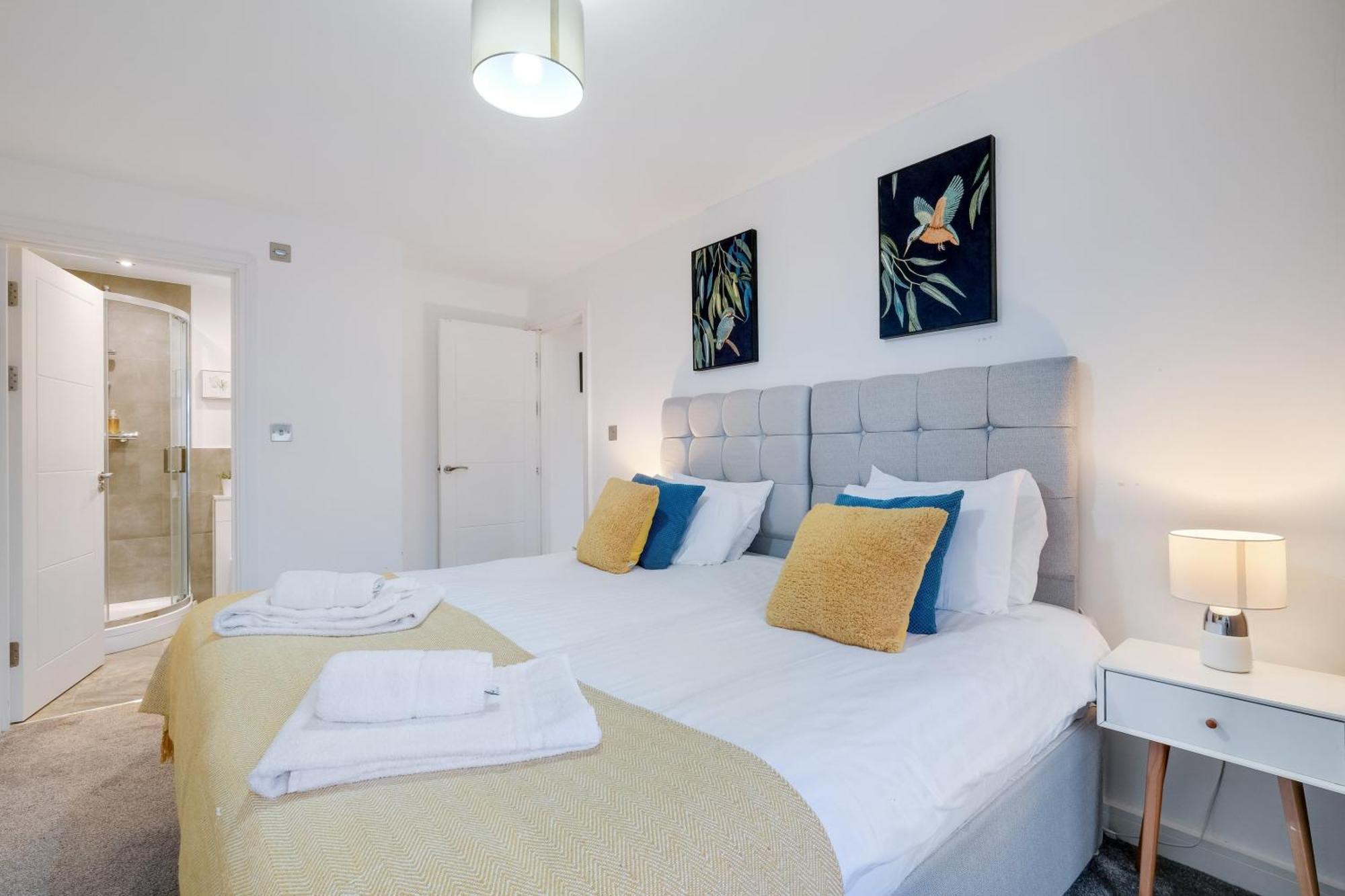 St Martins 2 Bedroom Apartments In Ruislip By 360 Stays מראה חיצוני תמונה
